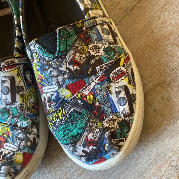 🖤💛Marvel comic book Toms 💛🖤Size 2 - Picture 3 of 8